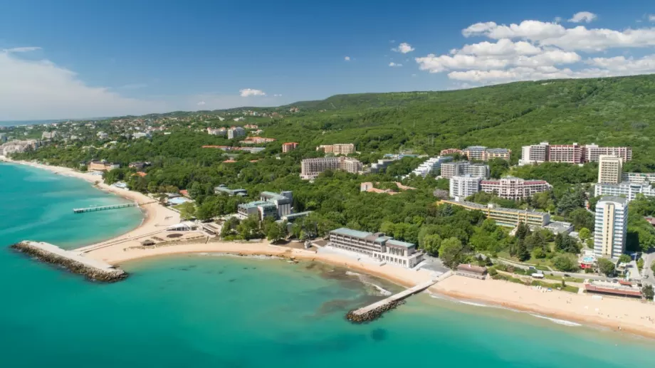 Ще посрещнем ли летния сезон с празни курорти?