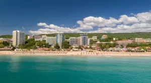 И Златни пясъци вече затваря хотели