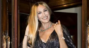 Вижте 55-годишната Сара Джесика Паркър по бански (СНИМКИ)