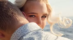 Просто съм малко слаба и много счупена, а ти така приятен