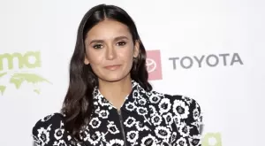 Нина Добрев разпуска с гаджето в Мексико (СНИМКИ)