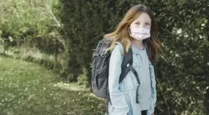 Ще издават ли служебно документи за помощи за деца в първи и осми клас