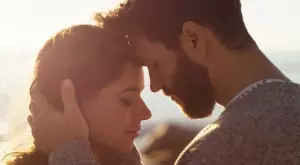 Накарай ме да се чувствам твоя