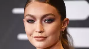 Джиджи Хадид с прекрасна фотосесия като бременна (СНИМКИ)