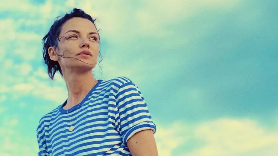 Неустоима: Диляна Попова по бански  (СНИМКИ)