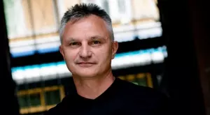 Захари Карабашлиев напуска Народния театър след скандал