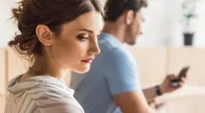 7 знака, че той ви изневерява емоционално