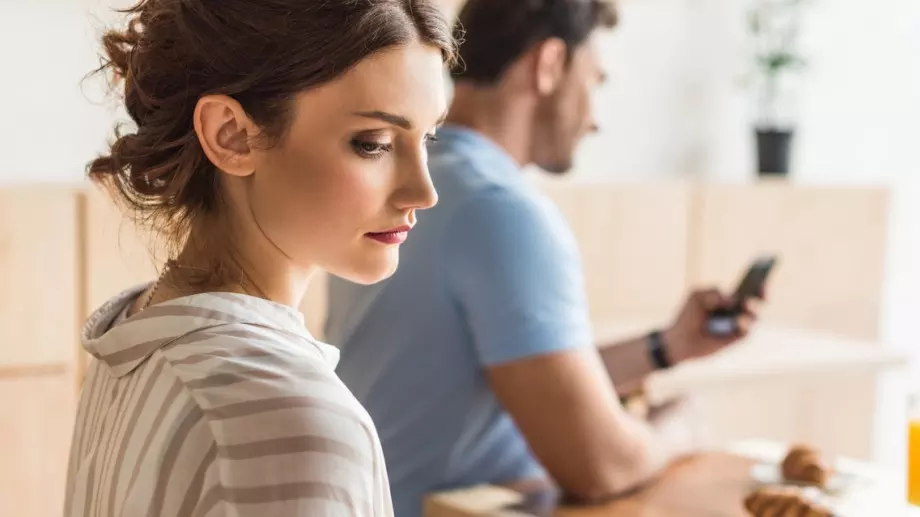 20 неща, които никога НЕ трябва да правите в една връзка