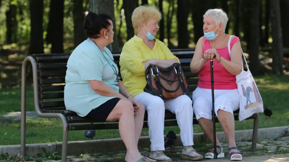 Добавката към пенсиите да стане 100 лв., предлагат от ГЕРБ