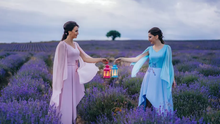 Днес е премиерата на новата авторска песен и видео клип на AVIGEYA Voices “Звезда Деница”.