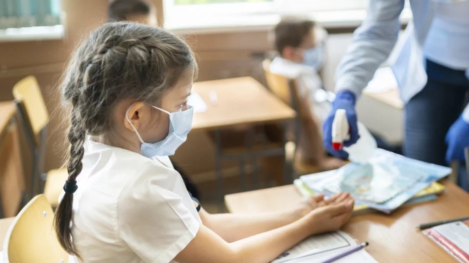 Как го правят в Европа: На училище в условия на COVID-19