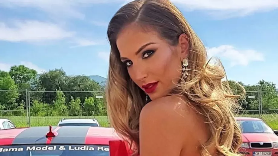 Александра Богданска получи 1001 рози - ето от кого (СНИМКИ)