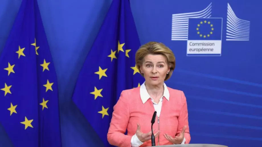 Фон дер Лайен: ЕС с инвестиции за 300 млрд. евро за енергийна независимост 