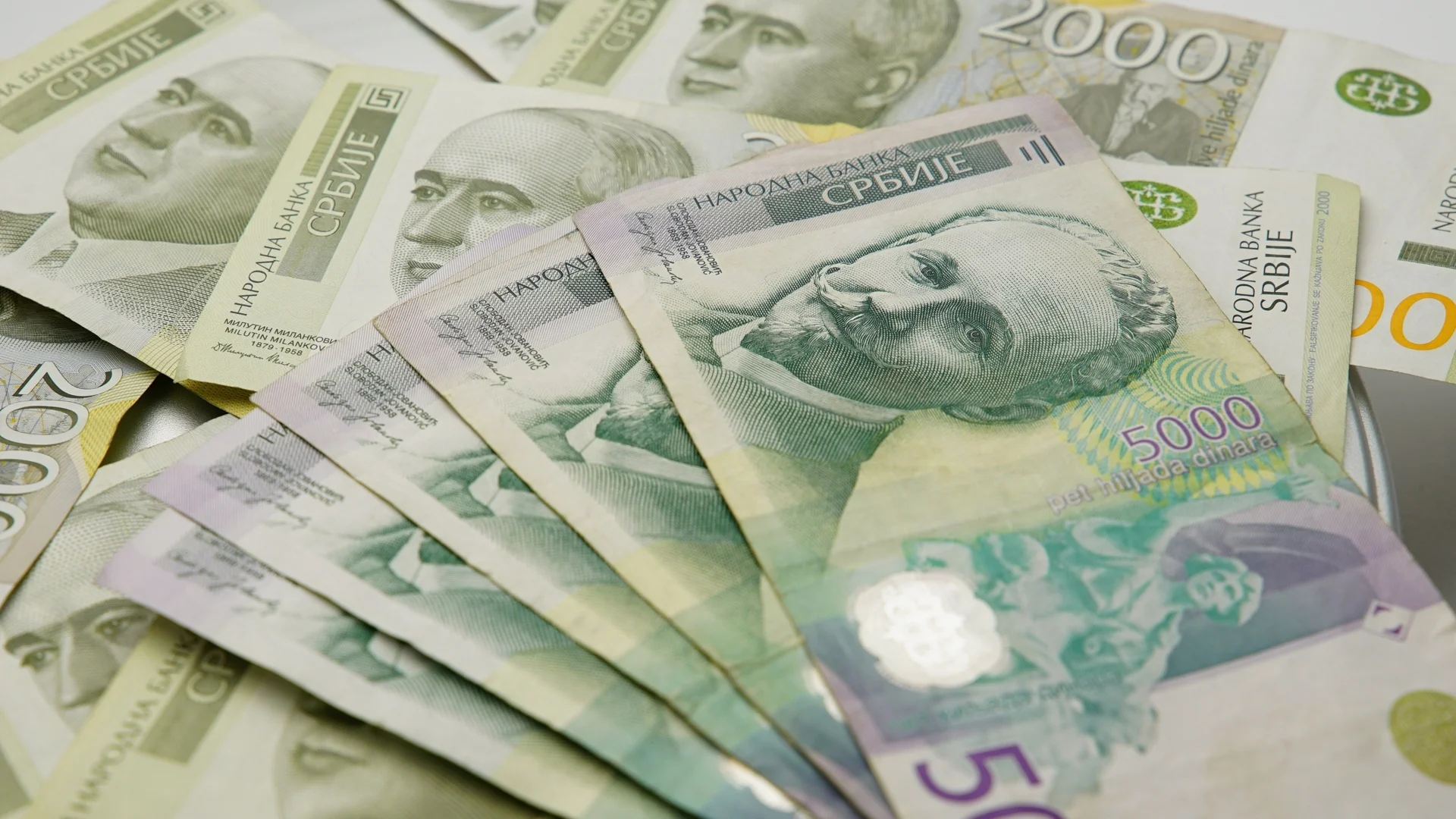 Еврото: Новото оръжие срещу сърбите в Косово от тяхна гледна точка