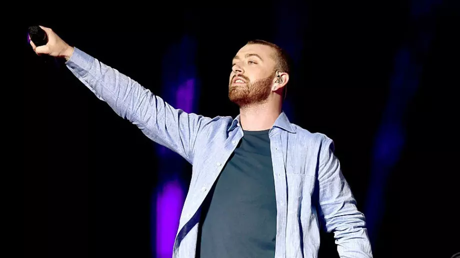 "Надуваемият" костюм на Сам Смит от наградите "Брит" е истински хит (СНИМКА)