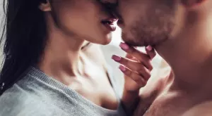 Не отлагайте целувките, които можете да подарите днес   