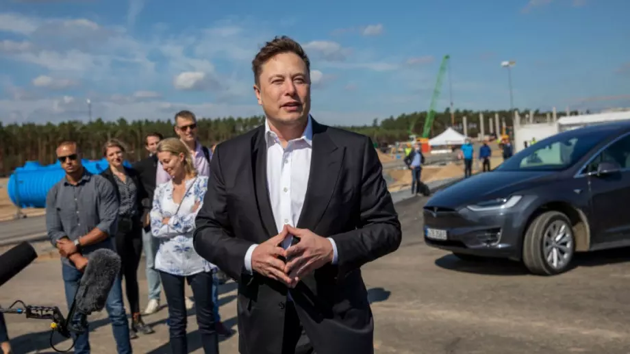 Мъск разкри кога ще заработи гигафабриката на Tesla край Берлин