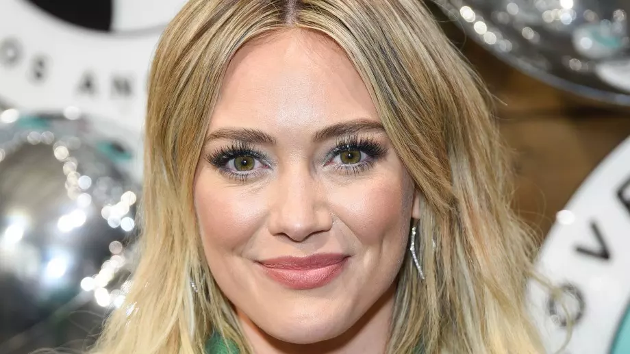 Хилари Дъф показа дома си (ВИДЕО)