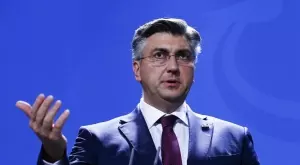 Балканска страна вдигна минималната заплата до 830 евро