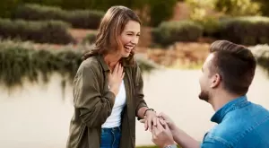 Зодиите, които ще се сгодят през октомври