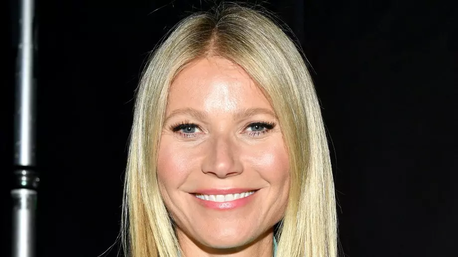 Гуинет Полтроу стана на 48 и се съблече гола (СНИМКА)