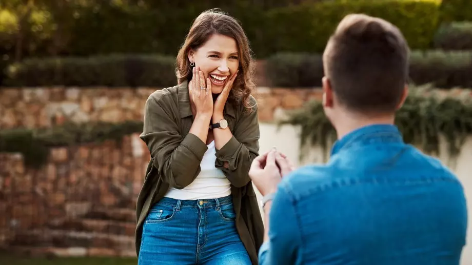 Тези зодии ще получат предложени за брак през септември 2023