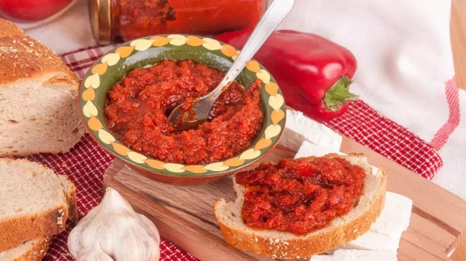 Мързелива лютеница на фурна