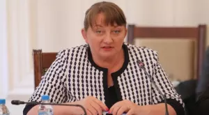 Сачева обяви колко е помощта заради коронавируса