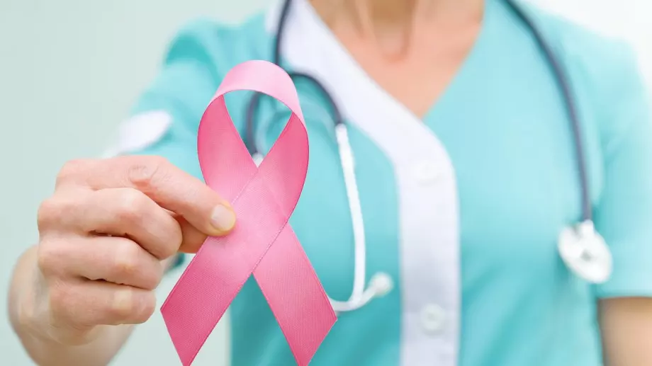 Безплатни мамологични прегледи през октомври в страната