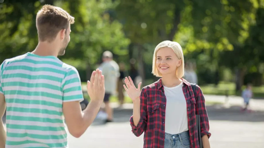 Виц за 9 април 2023: Госпожице, може ли да се запознаем?