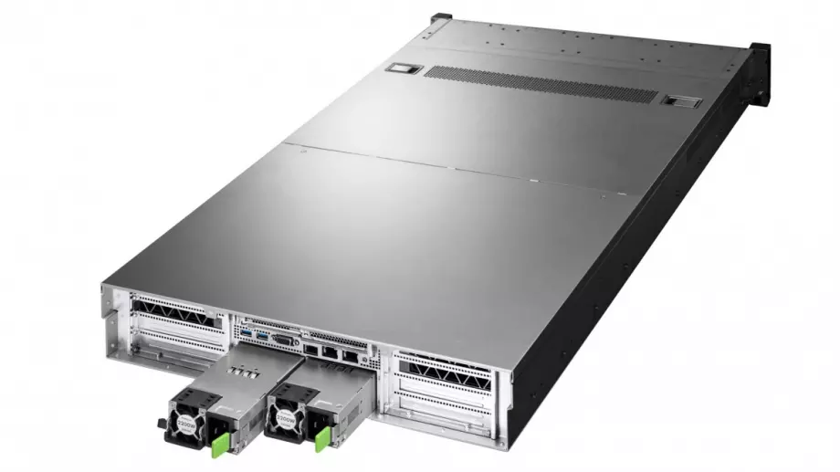 Fujitsu предлага високопроизводителен сървър за масовия потребител