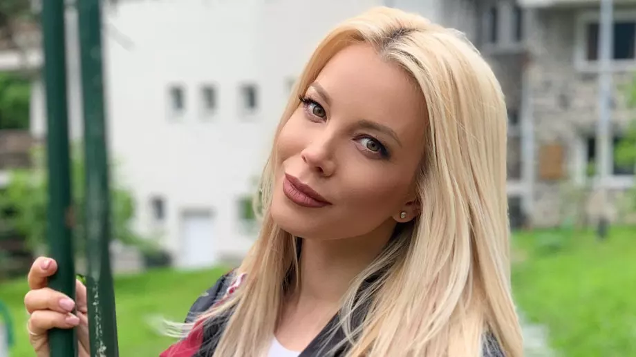 Вижте порасналата дъщеря на Емилия (СНИМКИ)