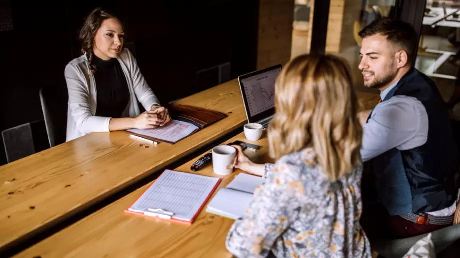 Драстичен спад в обявите за работа в цяла България