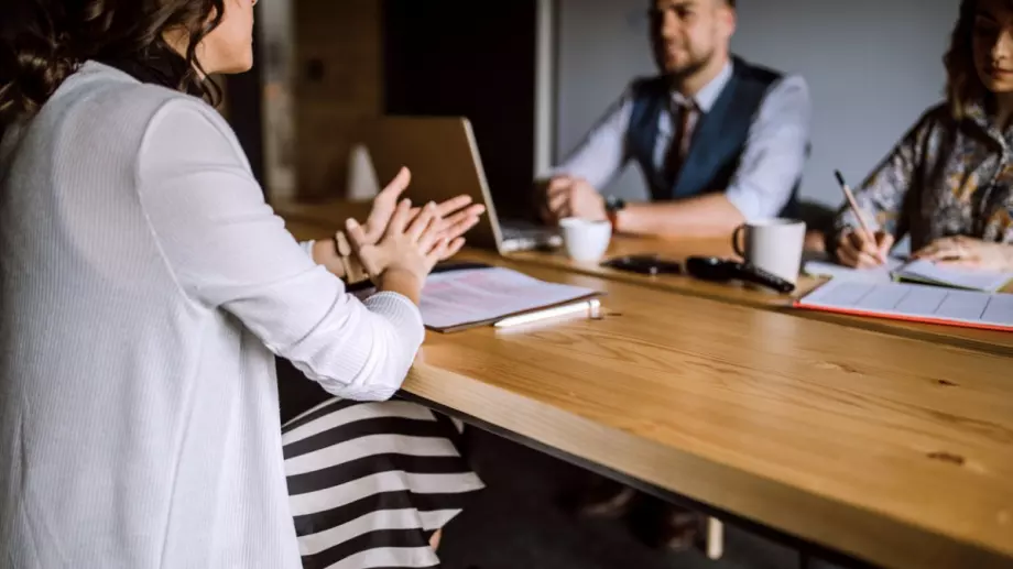 Разкажете ми за себе си: Най-добрият начин да отговорите на този въпрос според директор, провел над 30 000 интервюта