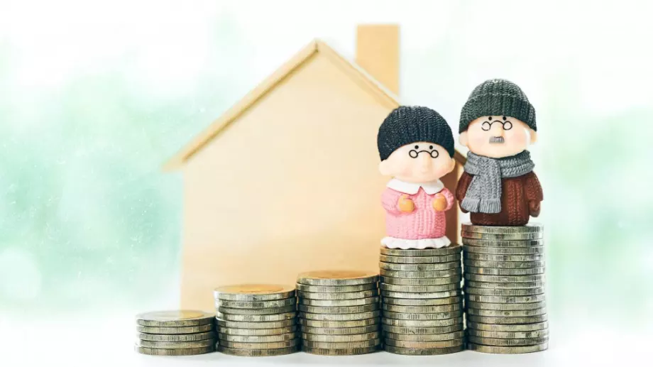 Социалният министър разкри с колко ще се вдигнат пенсиите през юли