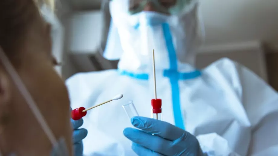 И личните лекари ще издават направления за PCR тест