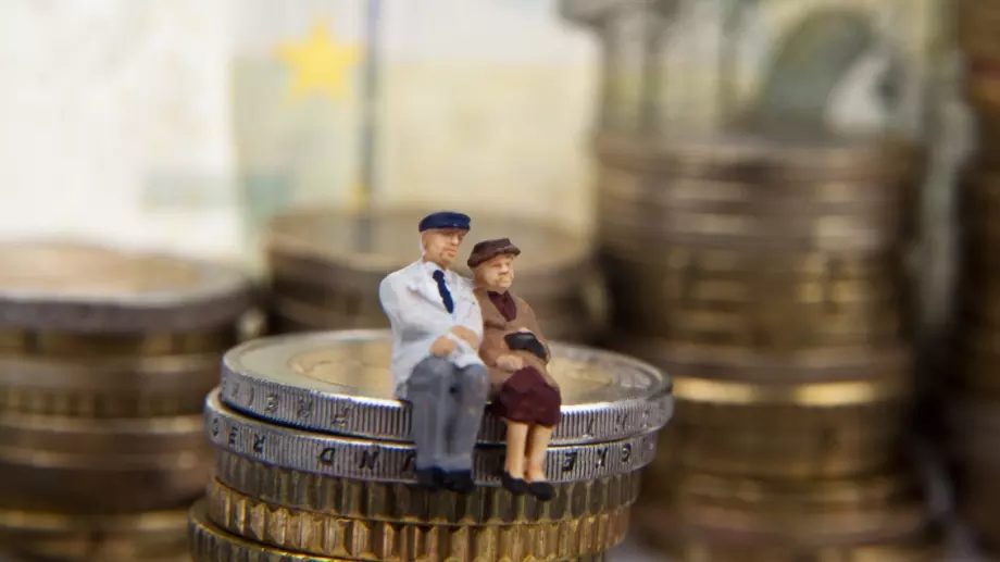 Без запори върху пенсиите до 650 лева