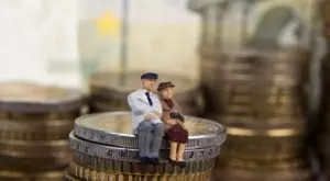 Република Ирландия повишава пенсиите на работещите пенсионери