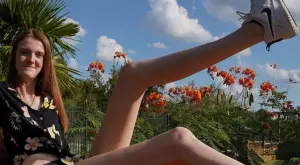 Запознайте се с жената с най-дълги крака (ВИДЕО)