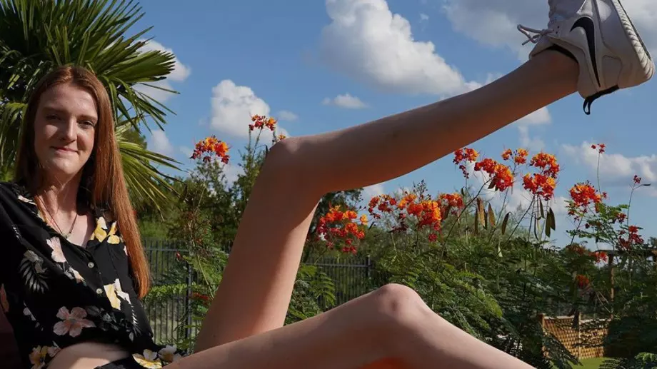 Запознайте се с жената с най-дълги крака (ВИДЕО)