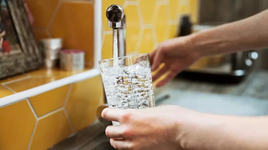 Рязко поскъпване на водата заради тока