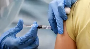 Япония ще проучва вредят ли ваксините