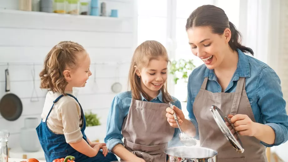 Фразите, които мъдрите и любящи родители никога няма да кажат на децата си   