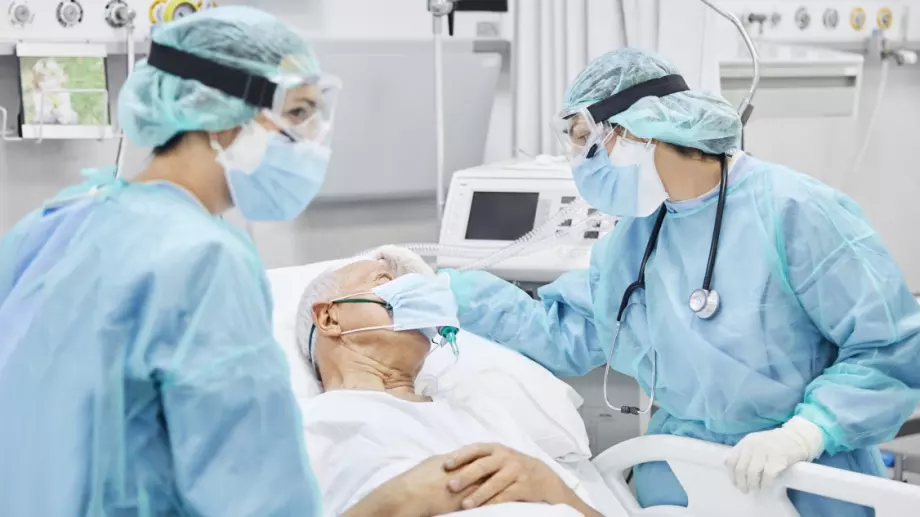 Тревога в Лондон - болниците са претъпкани от пациенти с COVID-19