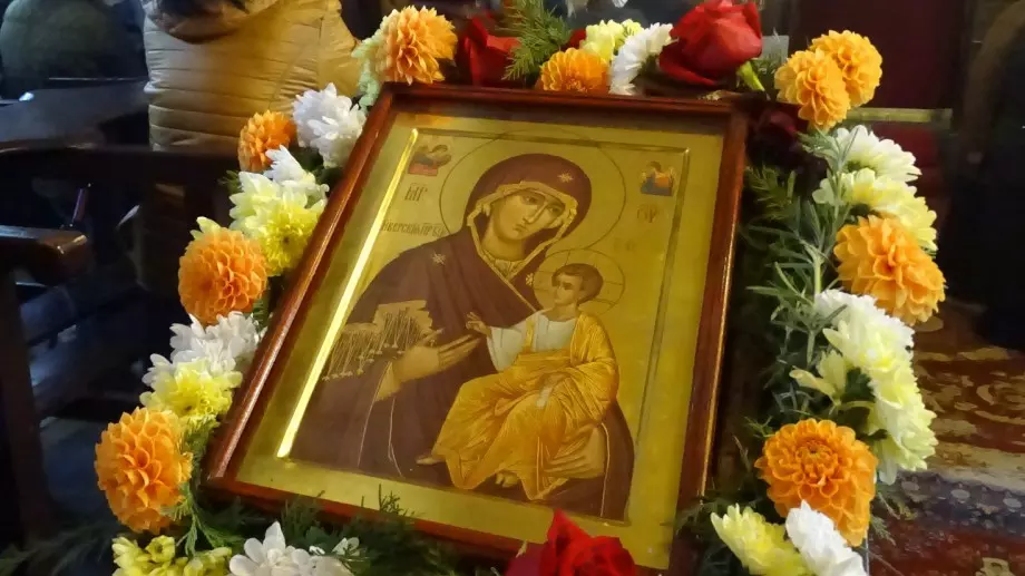 Днес, 2 февруари, е Зимна Богородица, научете поверията