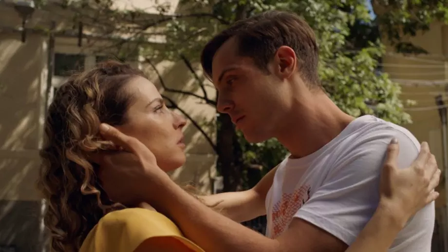 Звезди от "Откраднат живот" се съблякоха (СНИМКА)