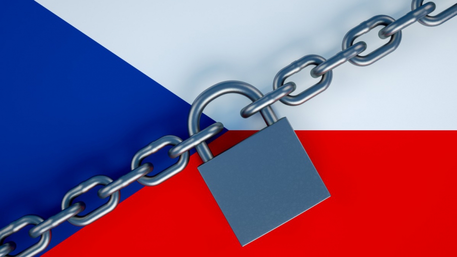Чехия се връща към почти пълна блокада заради втората вълна