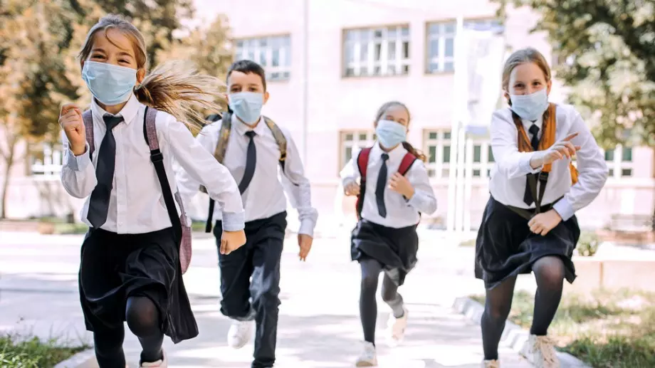 Ситуацията в училищата от 22 октомври: Къде ще се носят маски