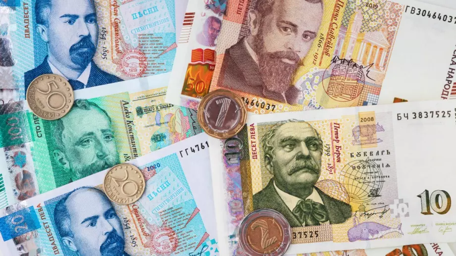 Дефицитът скача до 5 млрд. лв. през 2020 г. и 2021 г.