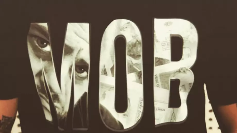 Сарафа в най-новия си клип “Rock & Roll”